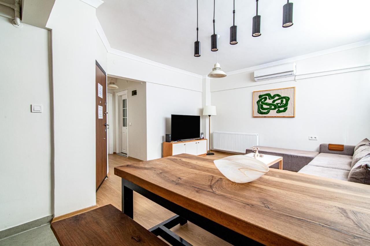 Gorgeous Apartment In The Heart Of Cihangir Istambul Exterior foto